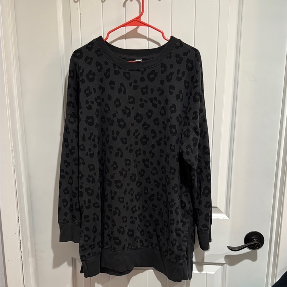 Black leopard sweater tunic